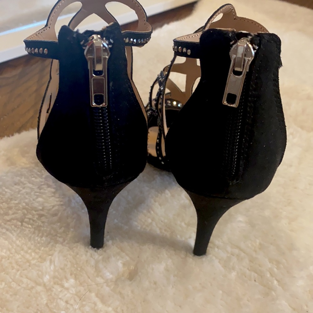 Heels - Picture 3 of 3